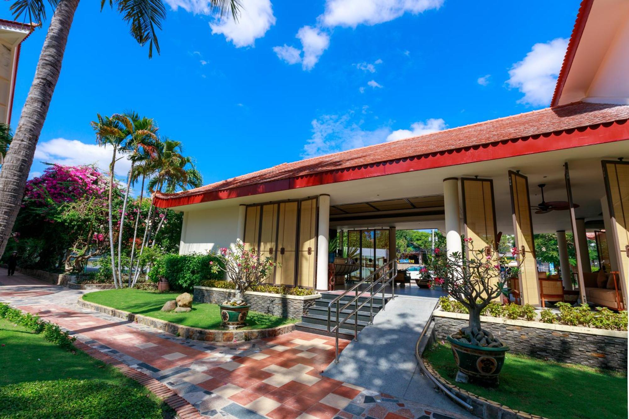 Swiss Village Resort&Spa Mũi Né Exterior foto