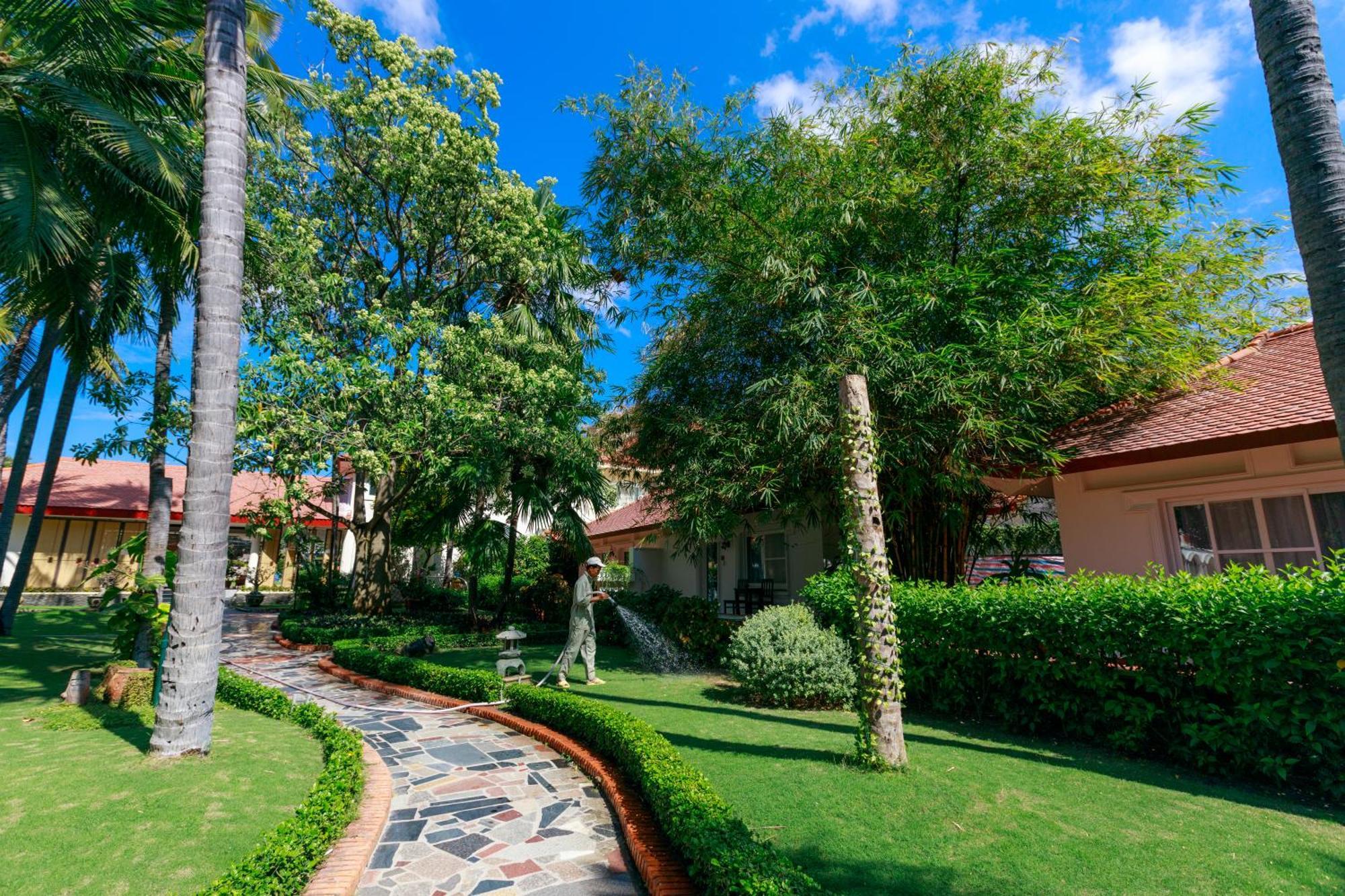 Swiss Village Resort&Spa Mũi Né Exterior foto