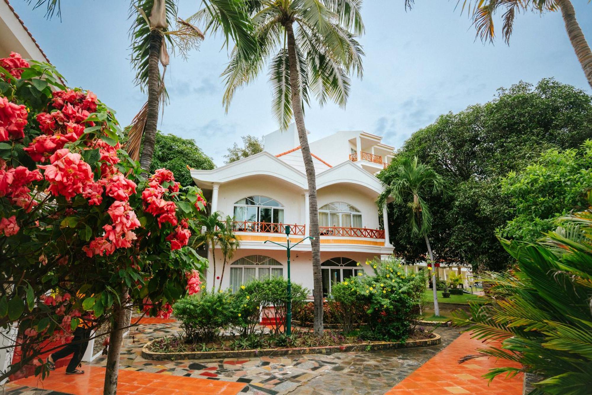 Swiss Village Resort&Spa Mũi Né Exterior foto